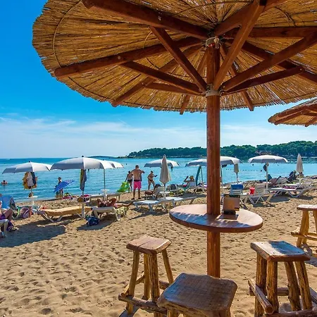 With Fireplace I Tatil Evi Medulin