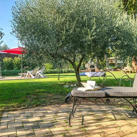 With Fireplace I Medulin