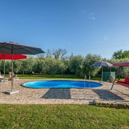 Holiday home In With Outdoor Swimming Pool