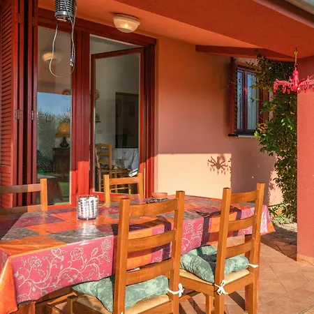 Nyaraló With Fireplace I Medulin